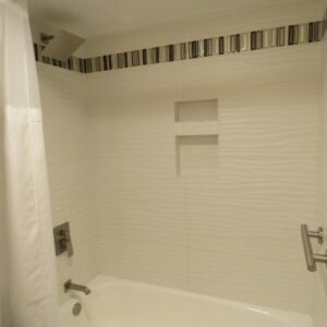 425 Guest Tub & Shower (Custom)