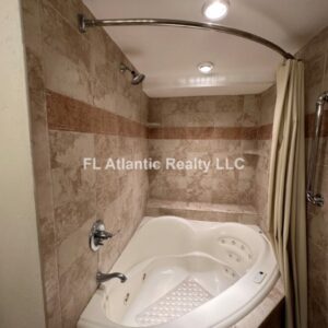 422 Master Bathroom Tub And Shower