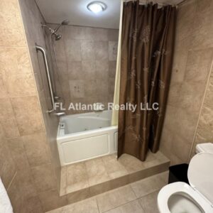 123 Master Tub & Shower