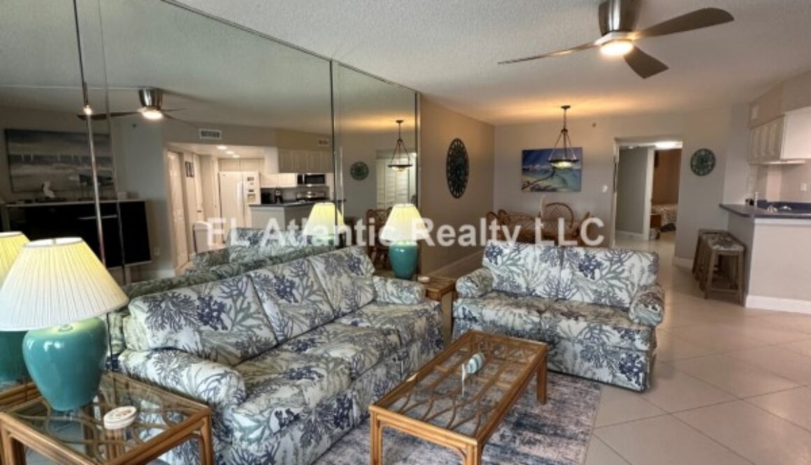 923 Living Room Looking Into Dining Area (Custom)