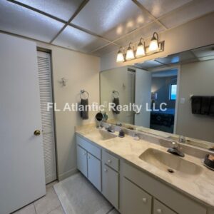 624 Master Bathroom Double Sinks