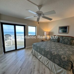 624 Master Bedroom with Balcony Door