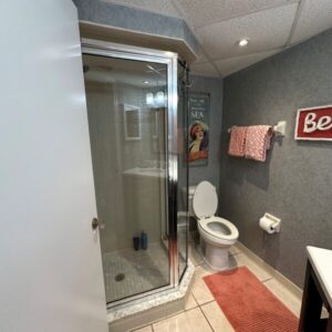 423 Guest Bathroom