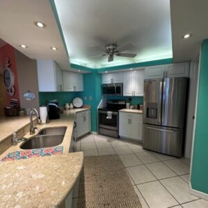 423 Kitchen Entry