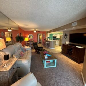 423 Living Room With Dining Area Beyond